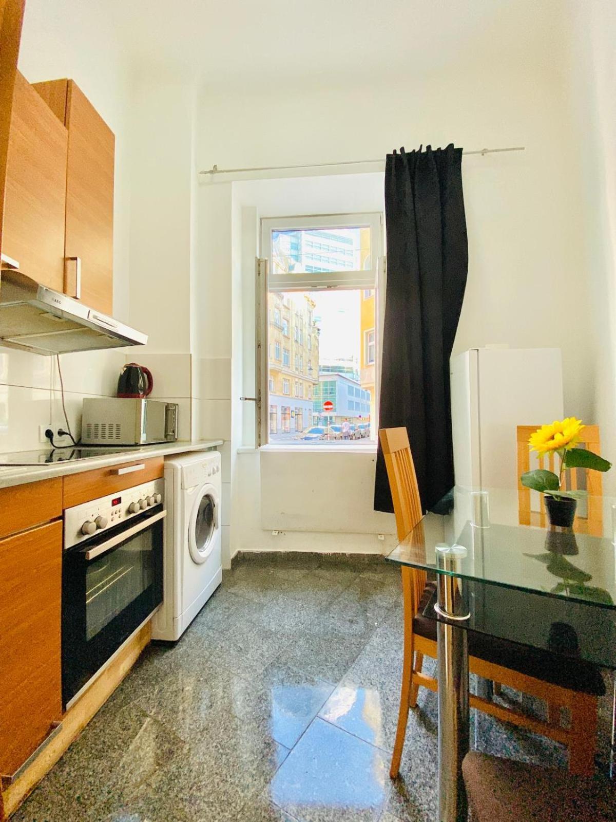 Astonishing 1 Bedroom Apt. Near Danube River Wenen Buitenkant foto